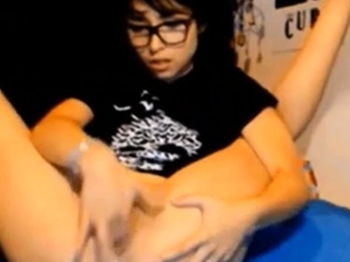 Emo Amateur Girl Masturbating on Webcam